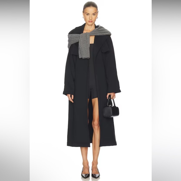 New with tags Skims BOYFRIEND FLEECE
OVERSIZED TRENCH COAT - Picture 5 of 10